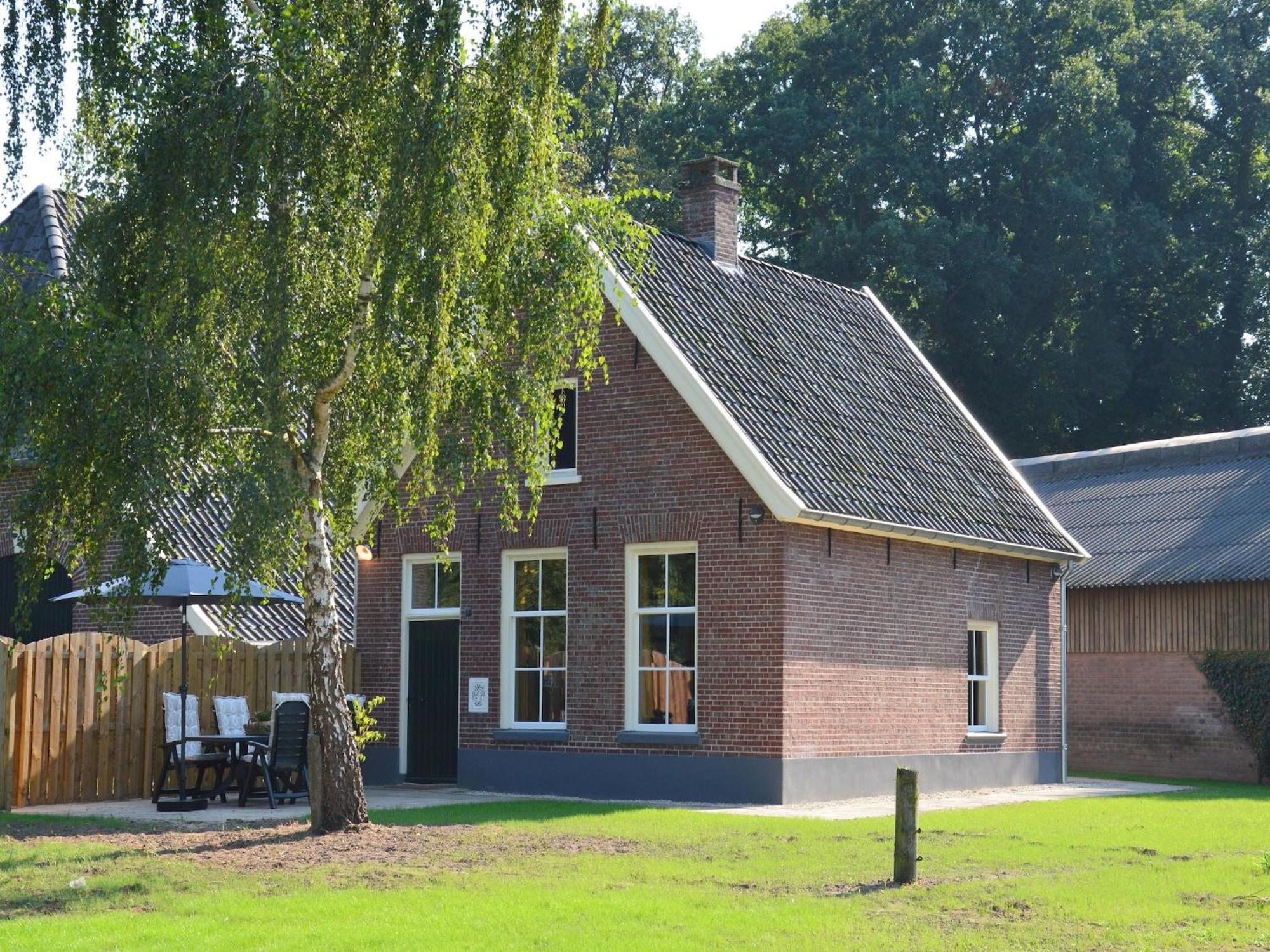 Quaint Farmhouse In Geesteren With Meadow View Luaran gambar