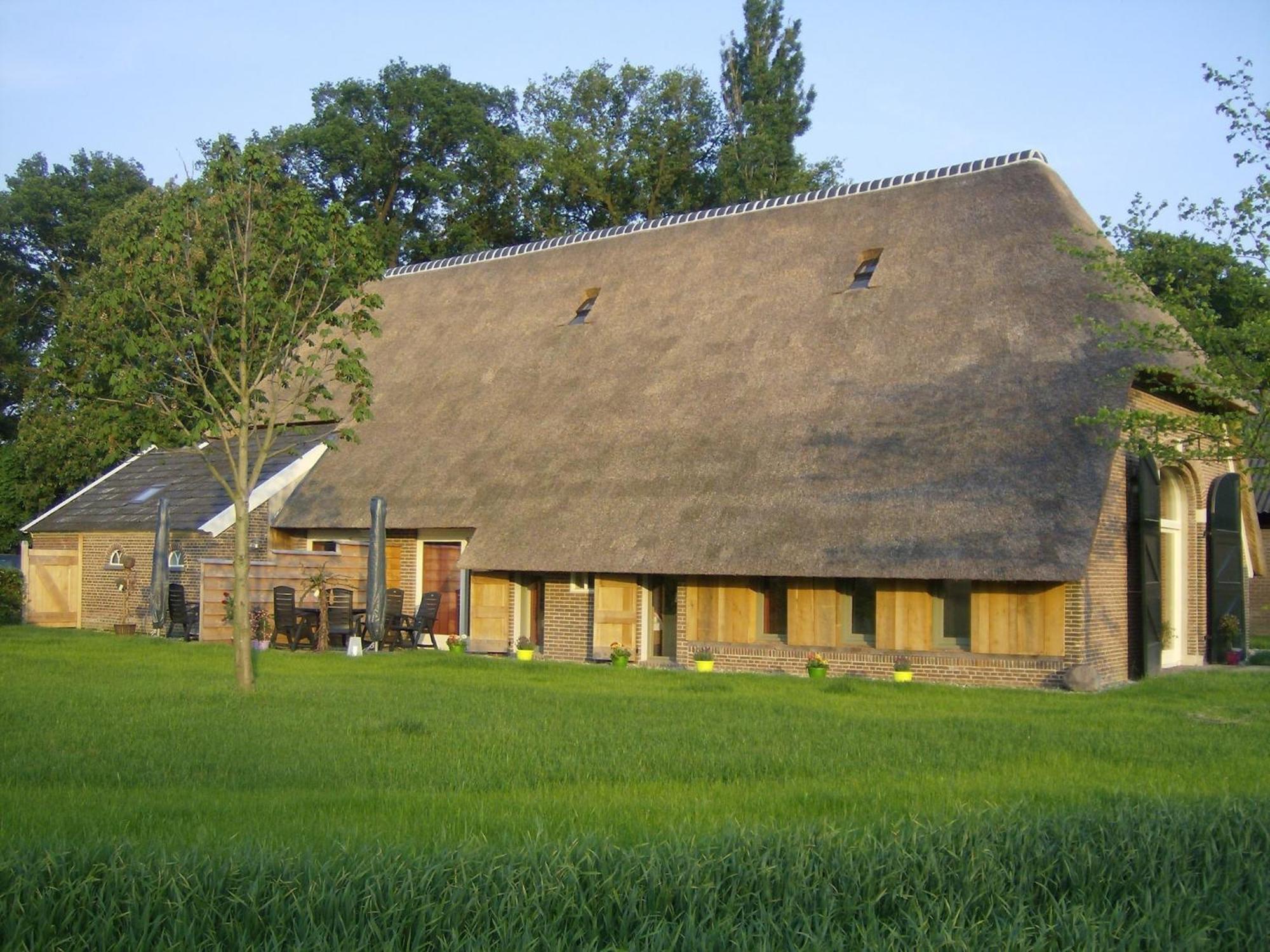 Quaint Farmhouse In Geesteren With Meadow View Luaran gambar