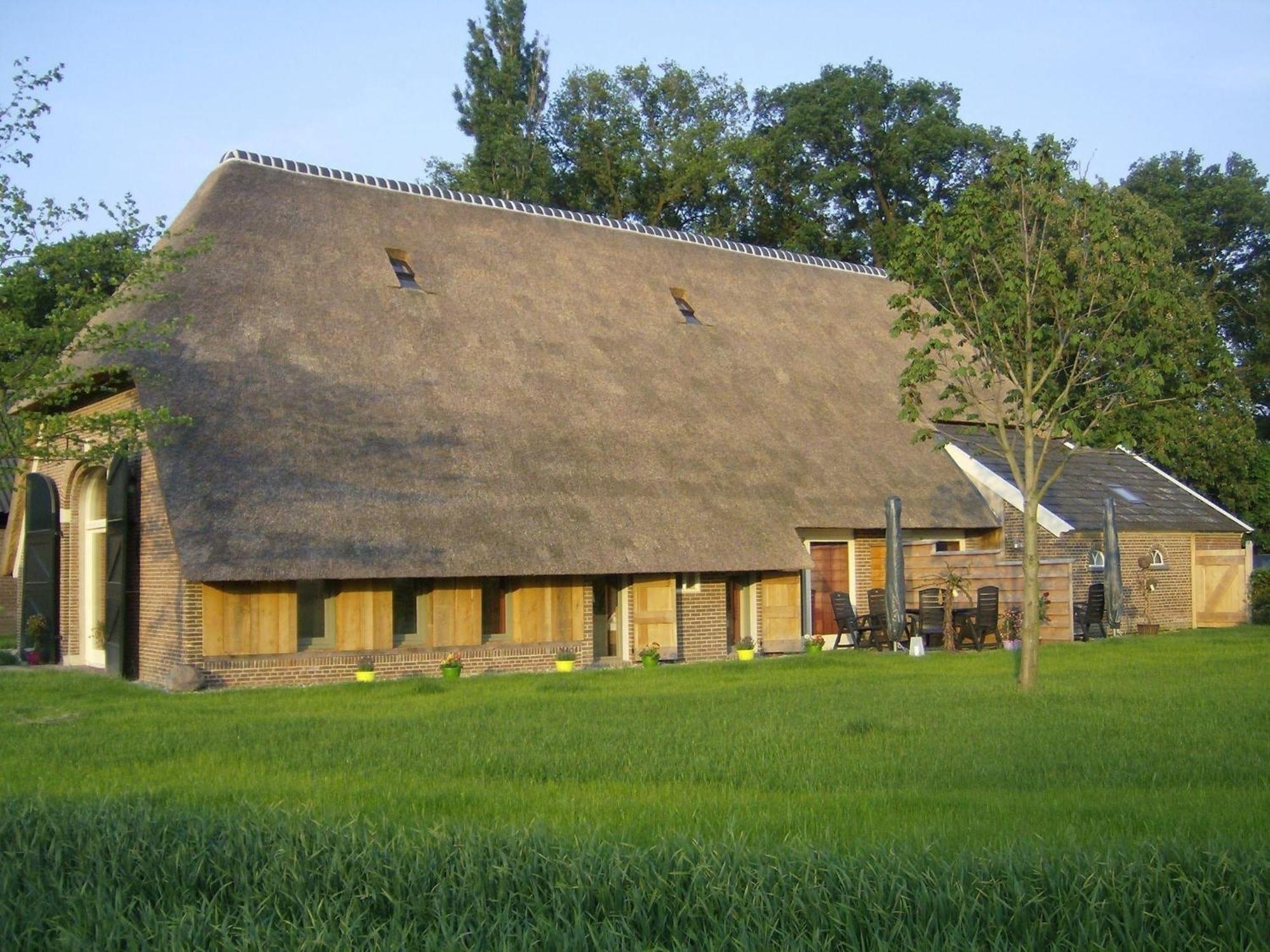 Quaint Farmhouse In Geesteren With Meadow View Luaran gambar
