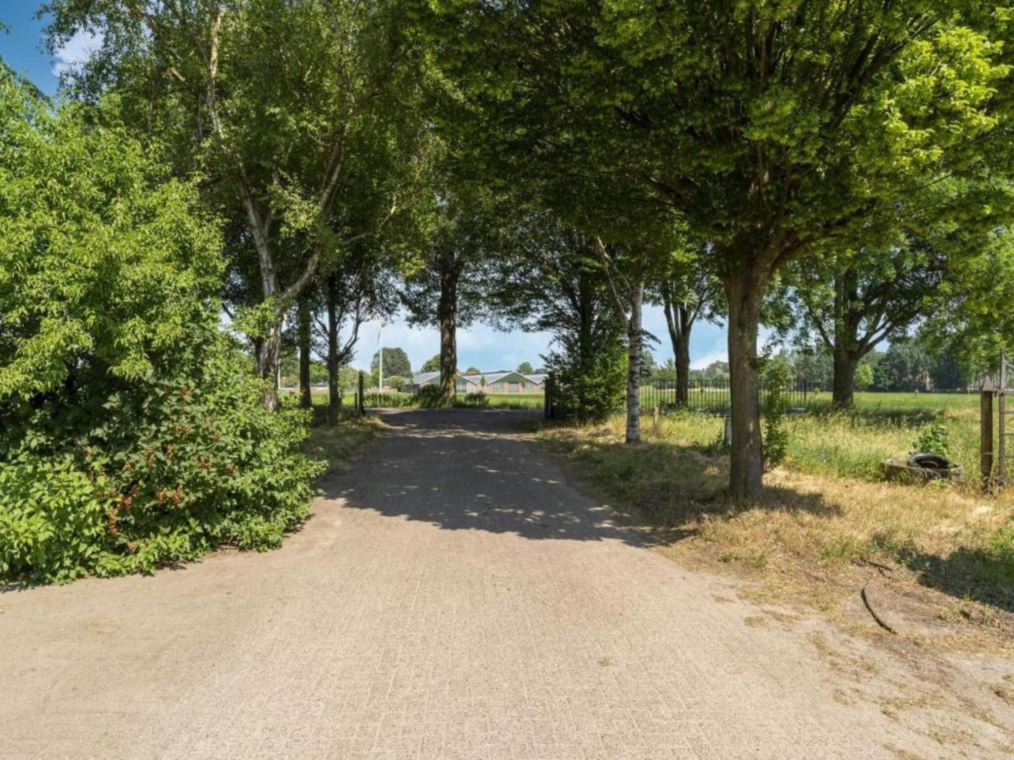 Quaint Farmhouse In Geesteren With Meadow View Luaran gambar